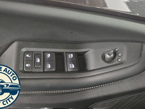 Used 2023 Jeep Grand Cherokee Altitude image 24