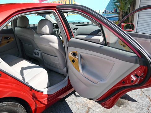 Used 2007 Toyota Camry XLE FWD image 35