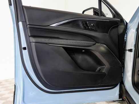 Used 2024 Cadillac Lyriq Luxury image 43