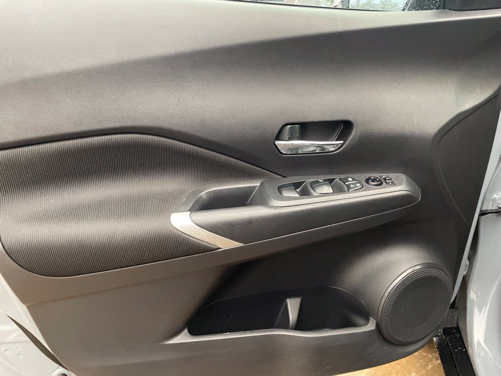 Used 2023 Nissan Kicks SV w/ Interior Electronics Package FWD image 17