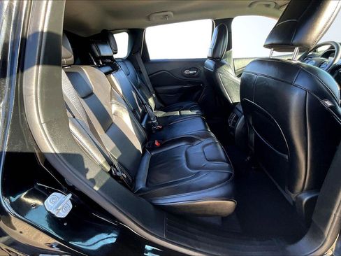 Used 2023 Jeep Cherokee Altitude Lux image 27