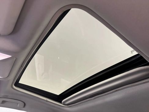 Used 2025 Toyota RAV4 Limited image 23