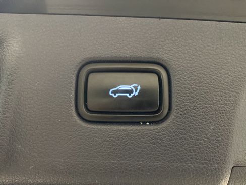 Used 2022 Hyundai Palisade Limited w/ Winter Package AWD/4WD image 31