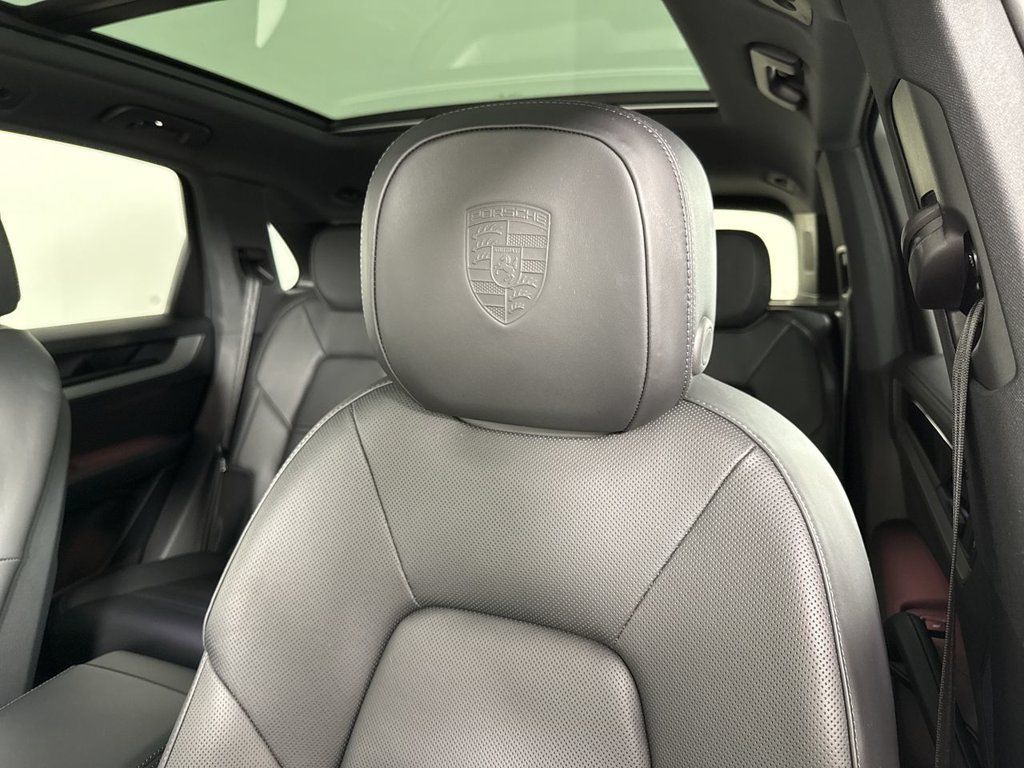 Certified 2026 Porsche Cayenne AWD/4WD image 41