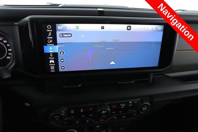 Used 2024 Jeep Gladiator Mojave AWD/4WD image 5