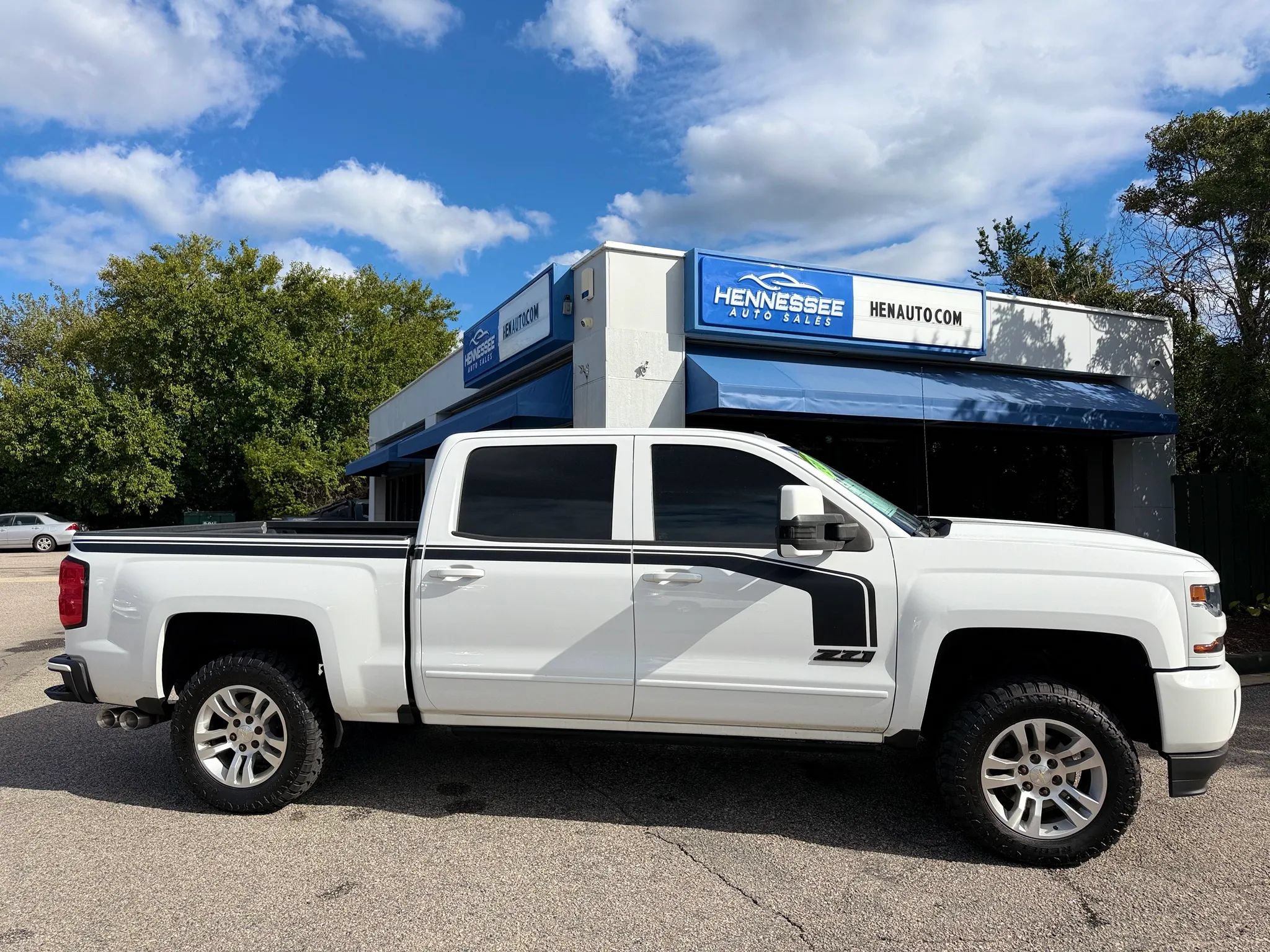 Used 2017 Chevrolet Silverado 1500 LT w/ Rally 2 Edition AWD/4WD image 21