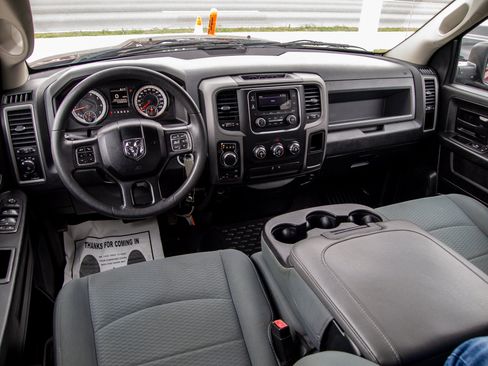 Used 2018 RAM 1500 Express AWD/4WD image 27