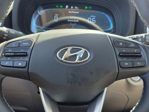 New 2025 Hyundai Venue SEL image 22