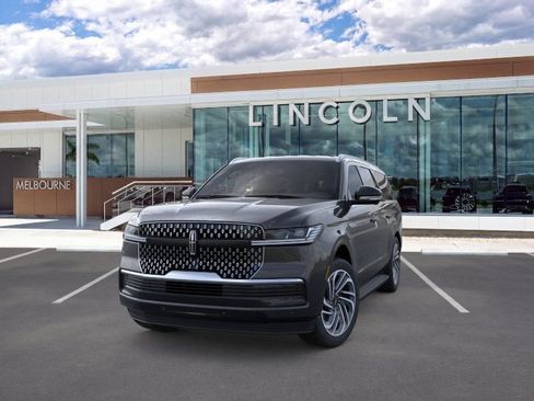 New 2026 Lincoln Navigator L Premier AWD/4WD image 2