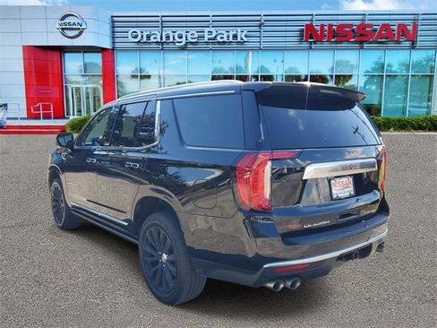 Used 2021 GMC Yukon Denali w/ LPO, Illumination Package image 3