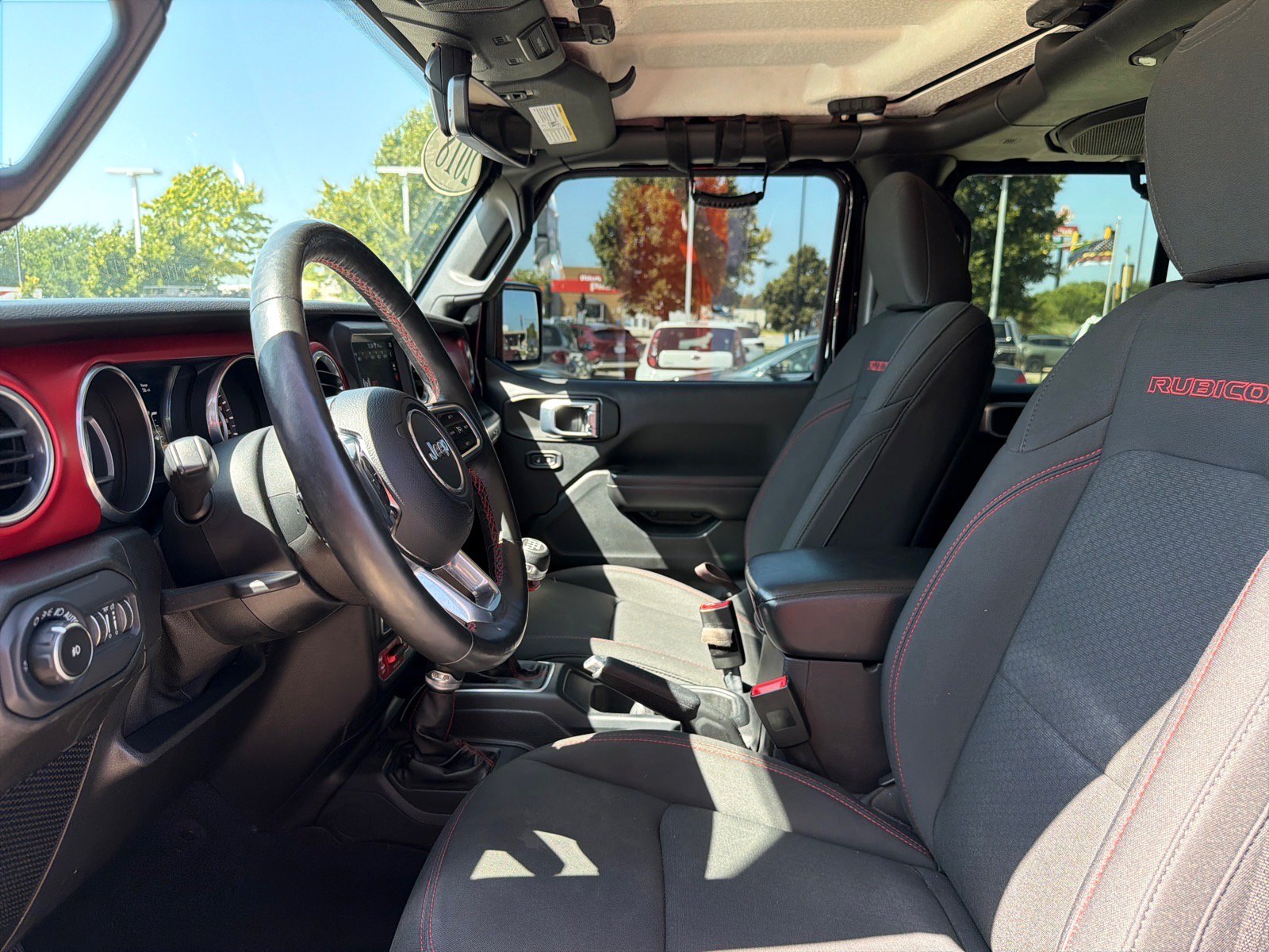 Used 2018 Jeep Wrangler Unlimited Rubicon AWD/4WD image 11