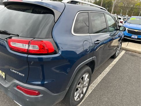 Used 2018 Jeep Cherokee Limited AWD/4WD image 3