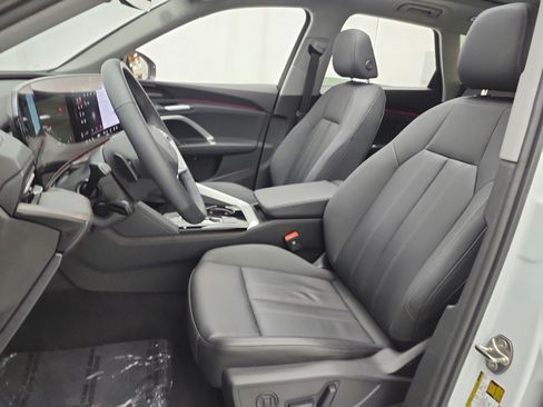 Used 2025 Audi Q5 Premium w/ Premium Plus AWD/4WD image 13