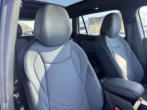 New 2026 Volkswagen Tiguan SE R-Line FWD image 24