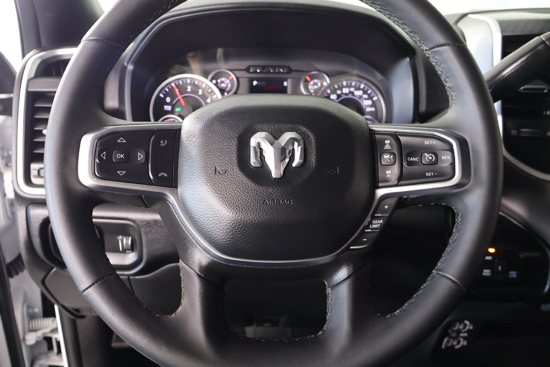 Used 2026 RAM 2500 Big Horn AWD/4WD image 3