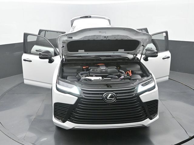 Used 2025 Lexus LX 700h Overtrail AWD/4WD image 35