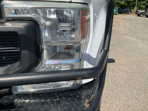 Used 2022 Ford F250 XL w/ Power Equipment Group AWD/4WD image 9