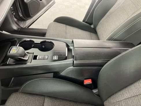 Used 2022 Nissan Rogue SV FWD image 29