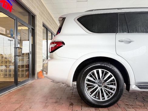 Used 2021 Nissan Armada SL w/ Captain's Chairs Package image 12