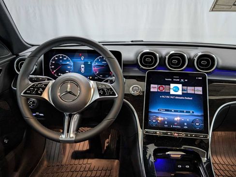 Used 2025 Mercedes-Benz C 300 4MATIC Sedan image 23