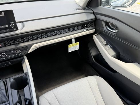 Used 2025 Honda Accord LX image 16