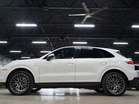 Used 2019 Porsche Cayenne E-Hybrid AWD/4WD image 2