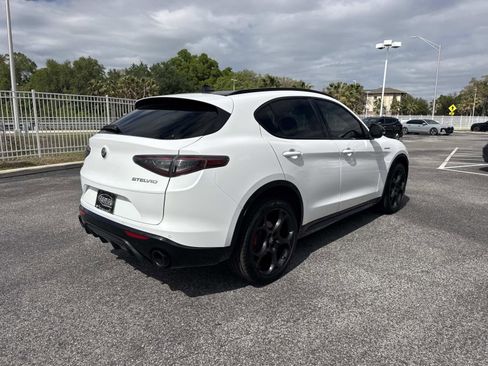 Used 2024 Alfa Romeo Stelvio Veloce image 4