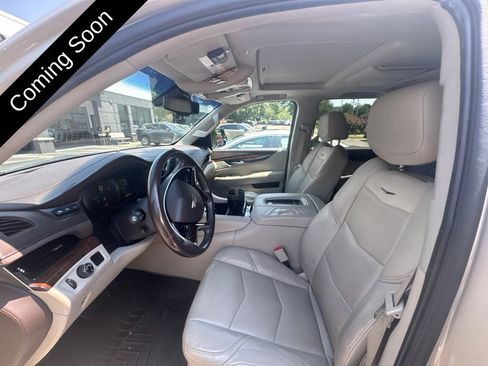 Used 2015 Cadillac Escalade ESV Premium RWD image 16