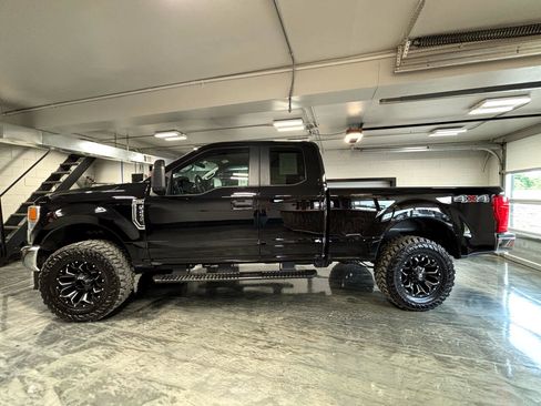 Used 2021 Ford F250 XL w/ STX Appearance Package image 8