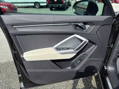 Used 2022 Audi Q3 2.0T Premium w/ Convenience Package image 20