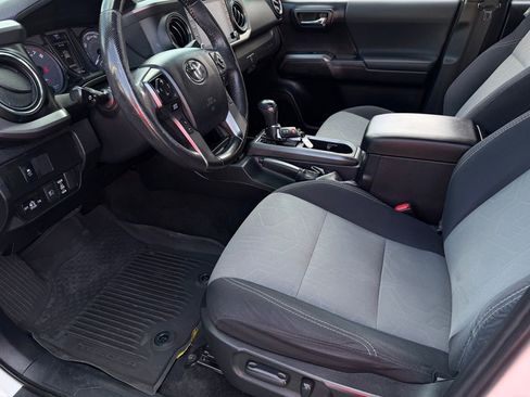 Used 2021 Toyota Tacoma TRD Off-Road w/ Technology Package image 19