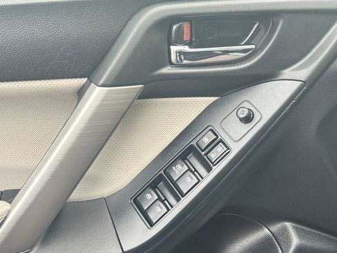 Used 2015 Subaru Forester 2.5i Limited image 35