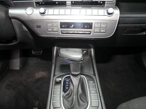 Used 2024 Hyundai Kona SEL image 20