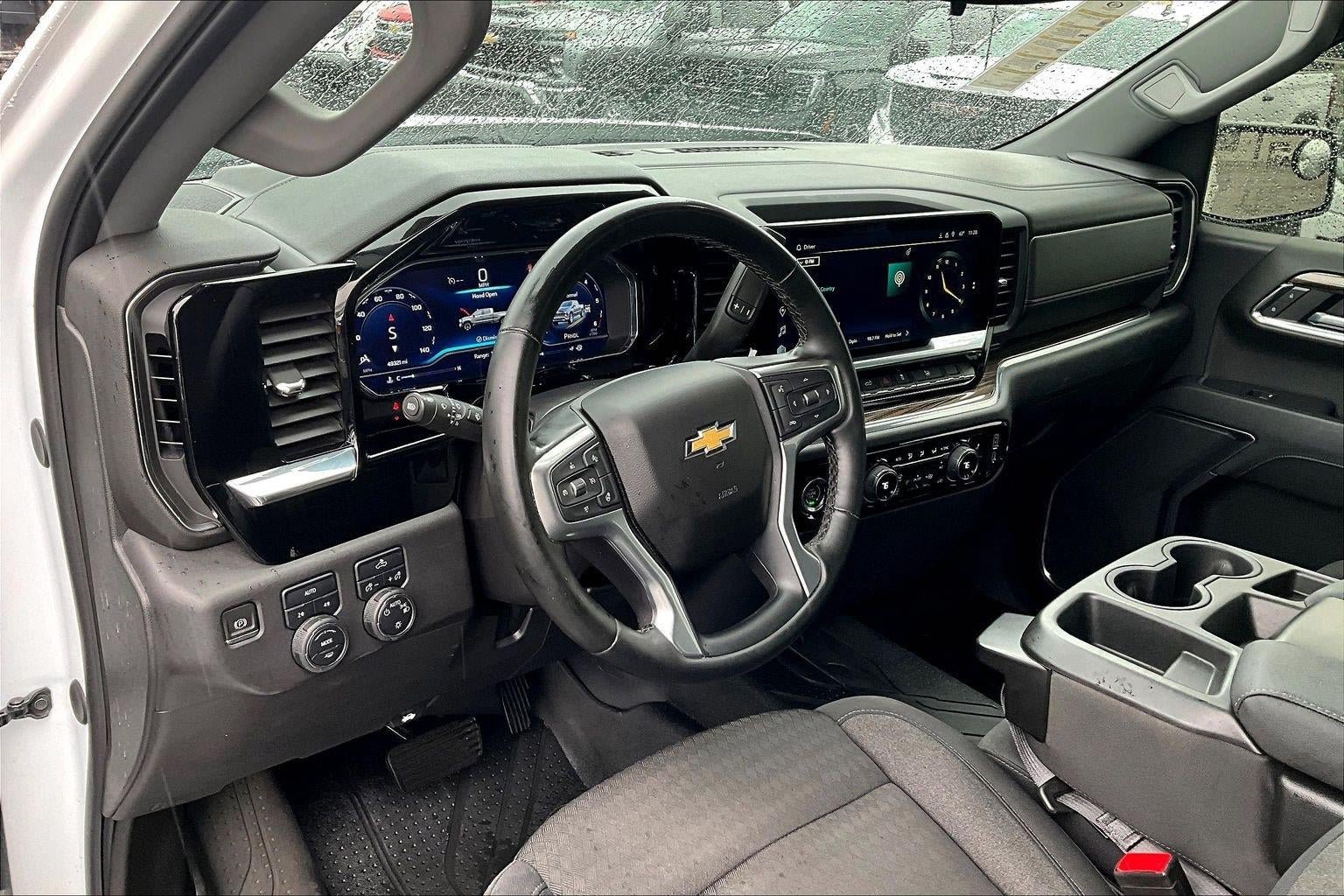 Used 2024 Chevrolet Silverado 1500 LT AWD/4WD image 15