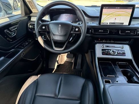 Used 2024 Lincoln Aviator 2WD w/ Premium Package image 10