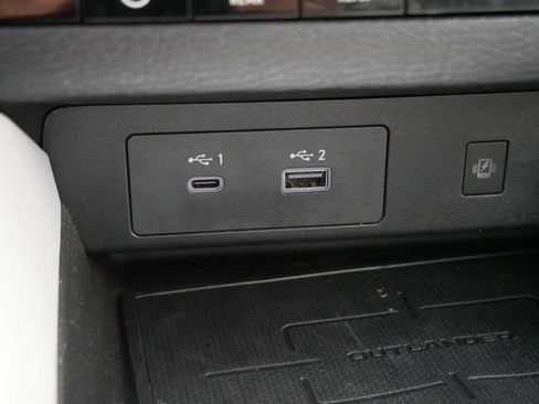 Used 2024 Mitsubishi Outlander SEL image 27