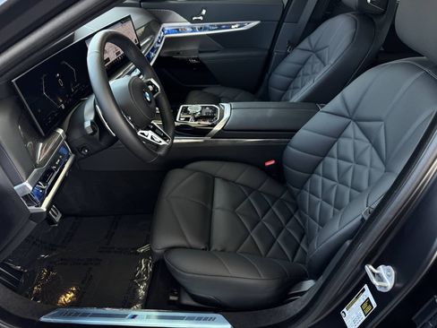 Used 2026 BMW 740i w/ Premium Package RWD image 13