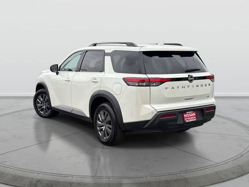 Certified 2024 Nissan Pathfinder SV FWD image 5