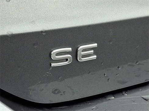 Used 2022 Volkswagen Taos SE image 28