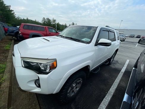 Used 2015 Toyota 4Runner Trail Premium AWD/4WD image 1