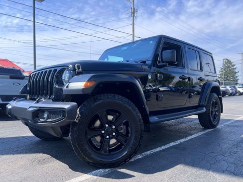 Used 2020 Jeep Wrangler Unlimited Sahara image 14