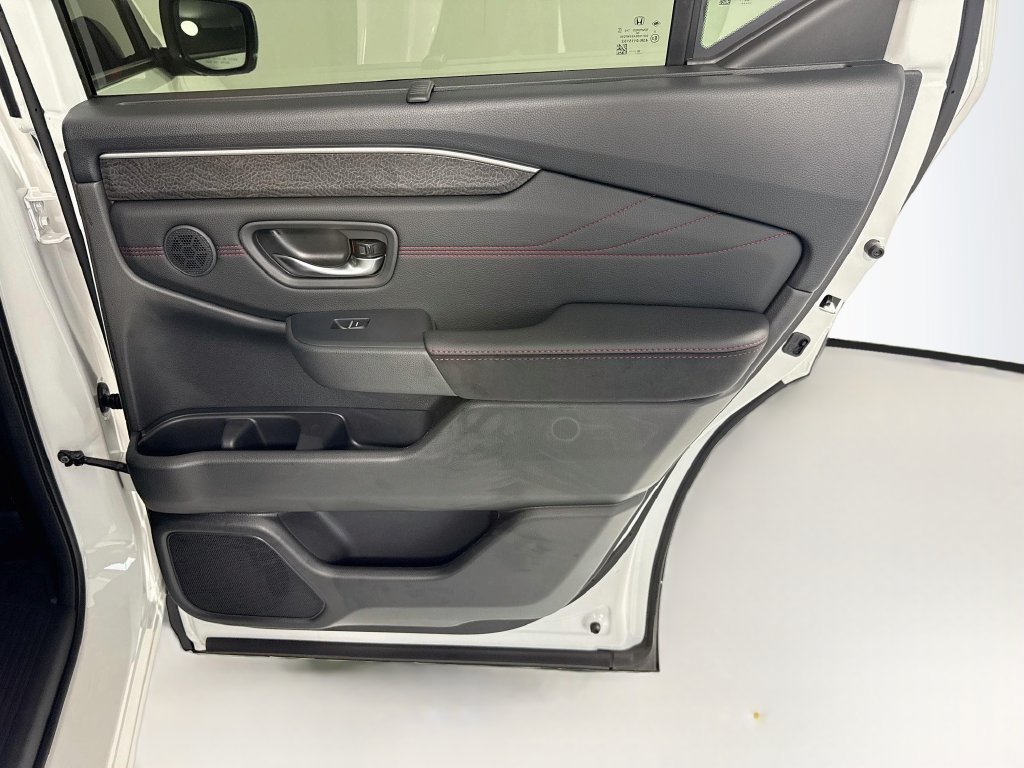 New 2026 Honda Pilot Black Edition image 28