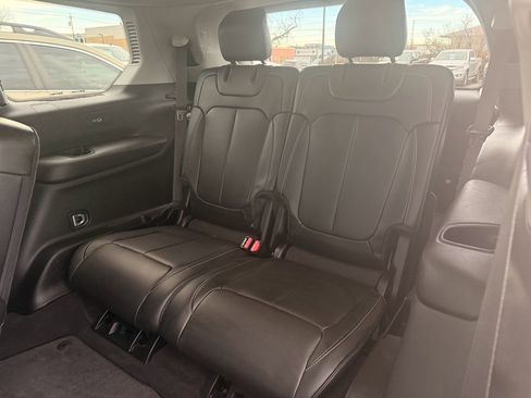 Used 2022 Jeep Grand Cherokee L Limited image 18