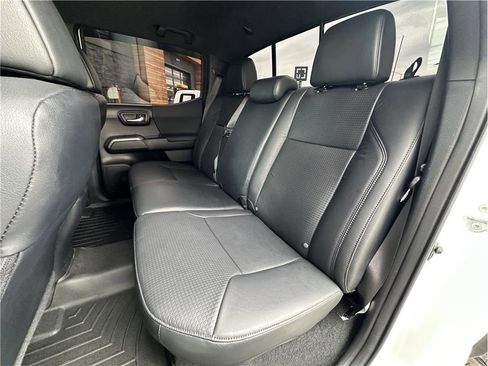 Used 2023 Toyota Tacoma TRD Off-Road w/ TRD Premium Off Road Package image 16