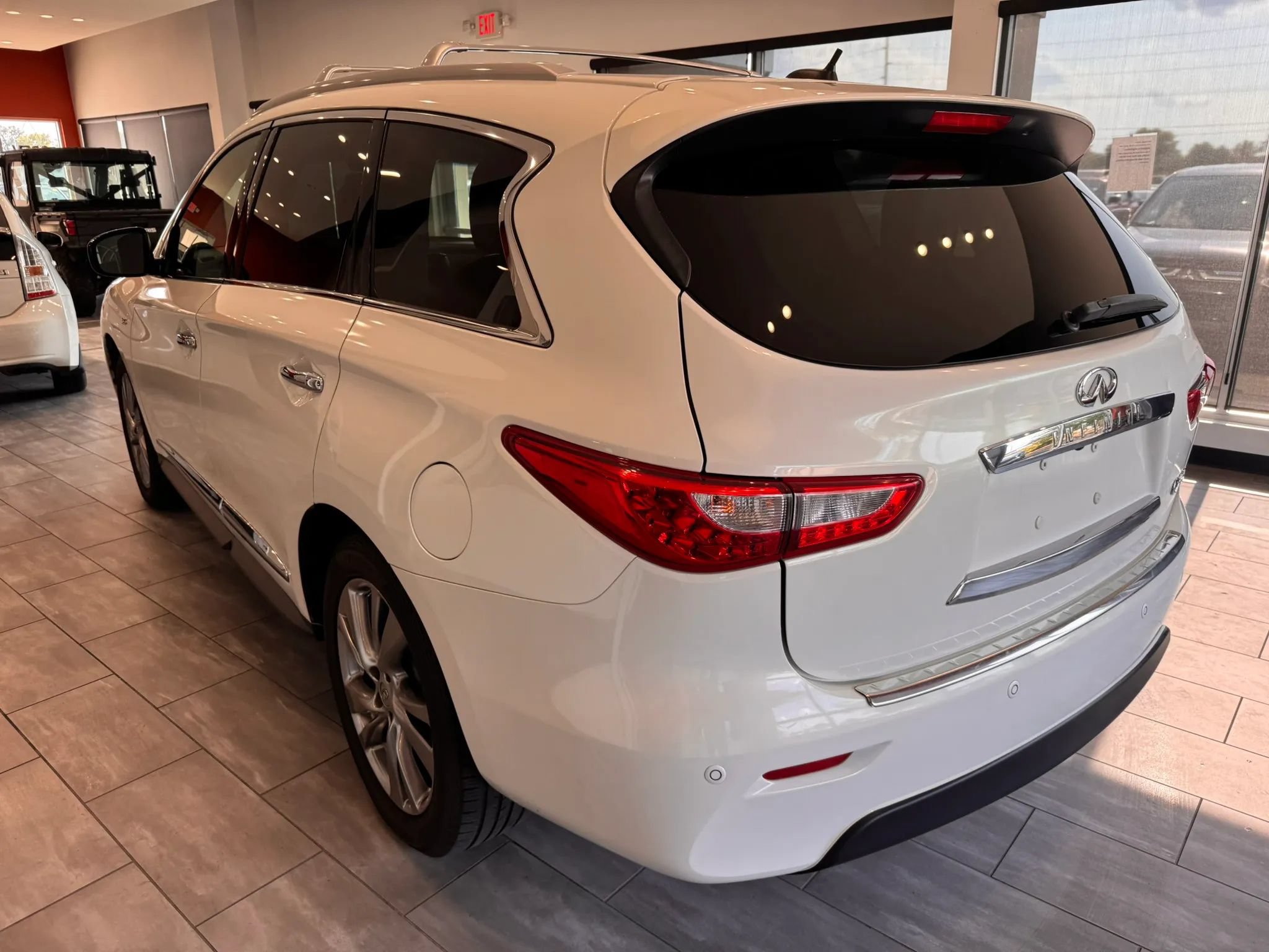 Used 2014 INFINITI QX60 FWD w/ Deluxe Touring Package image 13