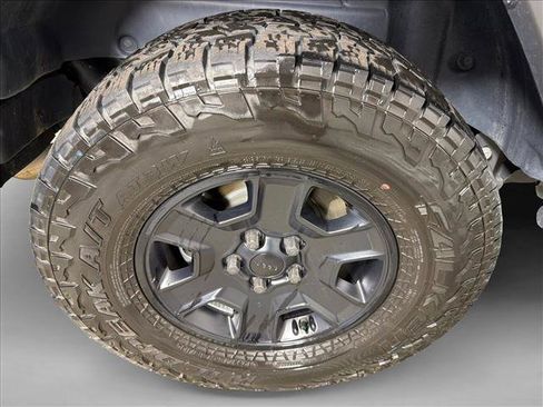 Used 2024 Jeep Wrangler Unlimited Sahara AWD/4WD image 17