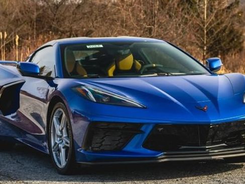 Used 2020 Chevrolet Corvette Stingray Premium Cpe w/ 3LT Preferred Equipment Group RWD image 2