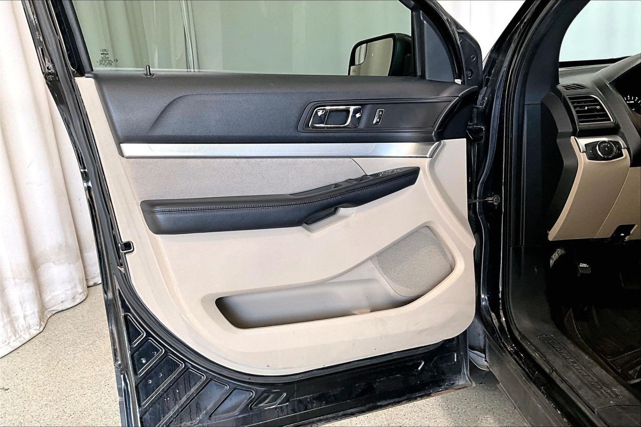 Used 2018 Ford Explorer FWD image 19