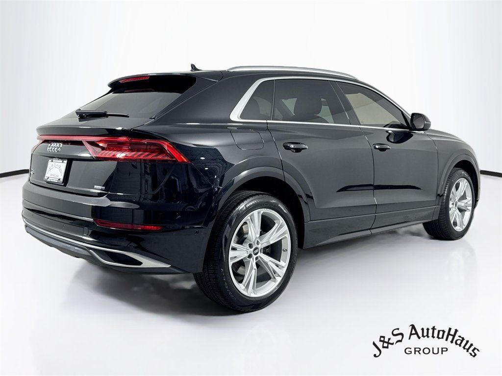 Used 2022 Audi Q8 Premium Plus w/ Premium Plus Package AWD/4WD image 7