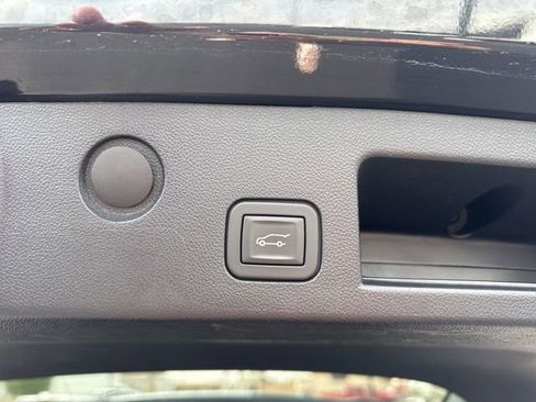 Used 2025 Chevrolet Equinox LT w/ Convenience Package II FWD image 6